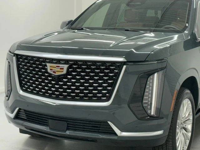 2025 Cadillac Escalade 5th Gen - Image 10 of 12