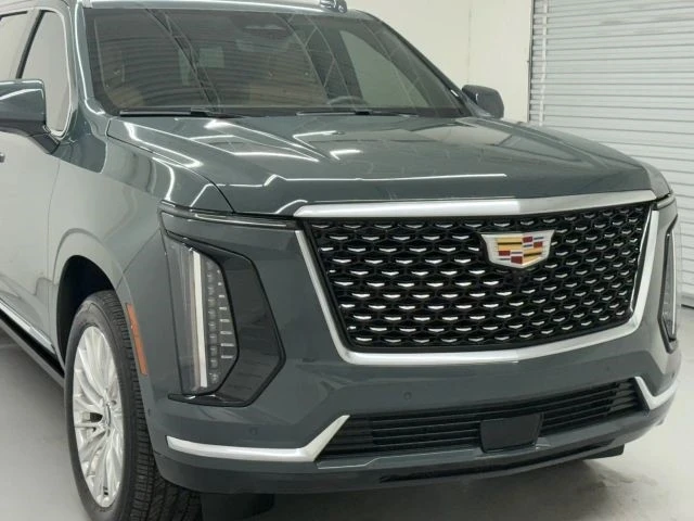 2025 Cadillac Escalade 5th Gen - Image 12 of 12