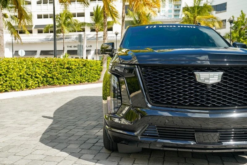2025 Cadillac Escalade 5th Gen - Image 6 of 21