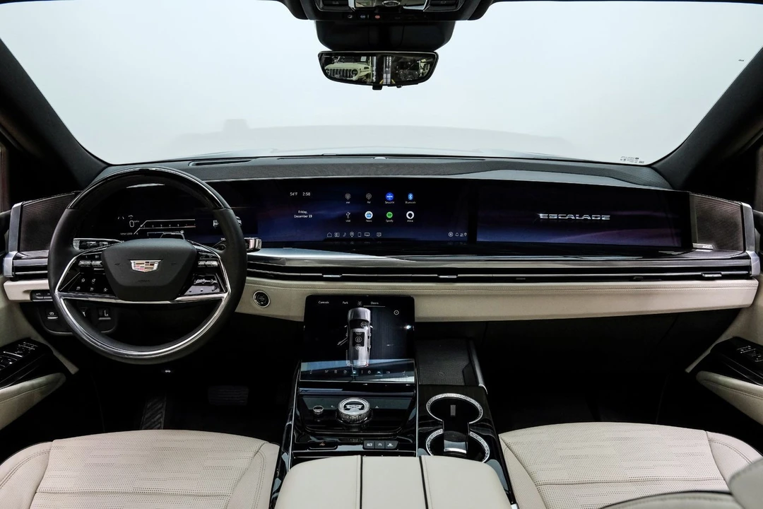 2025 Cadillac Escalade 5th Gen - Image 10 of 12