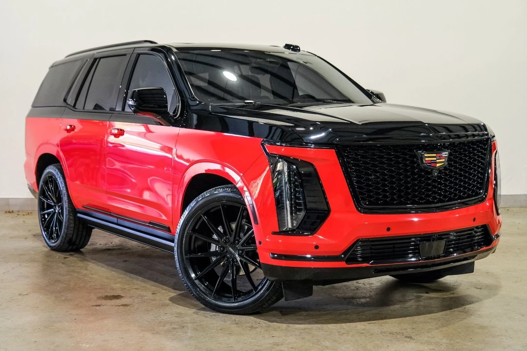 2025 Cadillac Escalade 5th Gen - Image 4 of 12