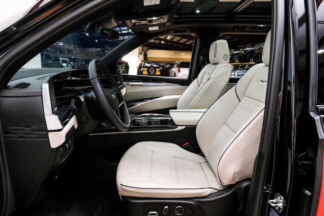 2025 Cadillac Escalade 5th Gen - Image 12 of 12
