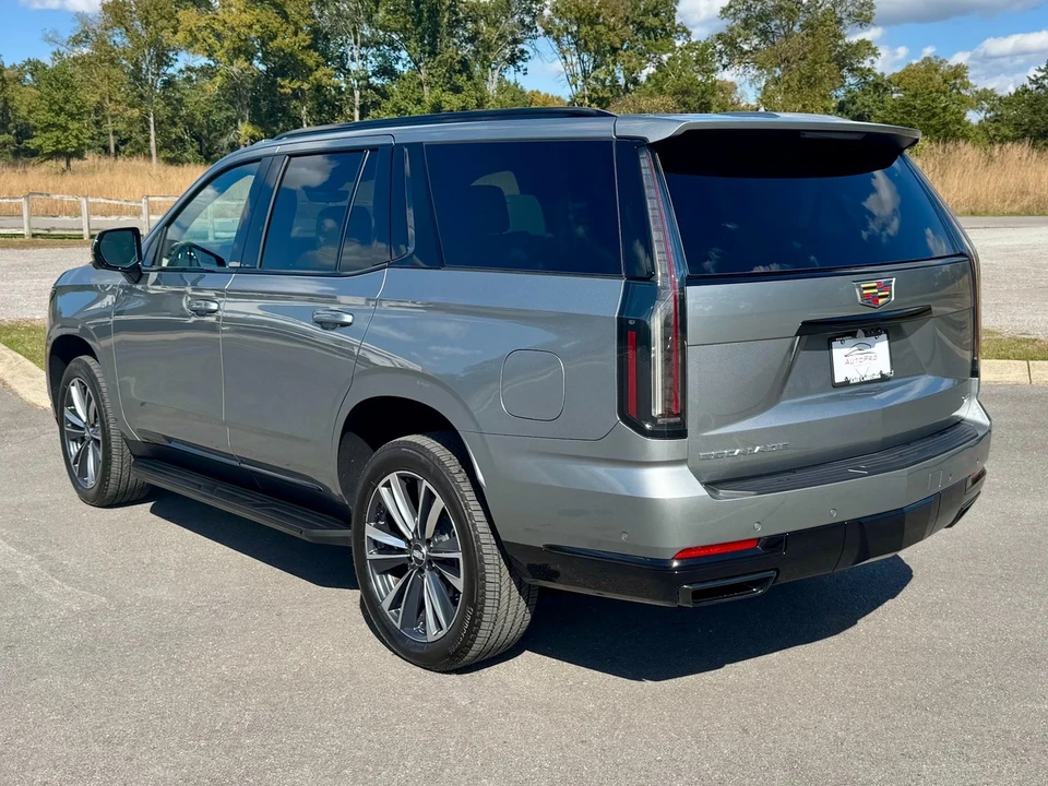 2025 Cadillac Escalade 5th Gen - Image 4 of 12