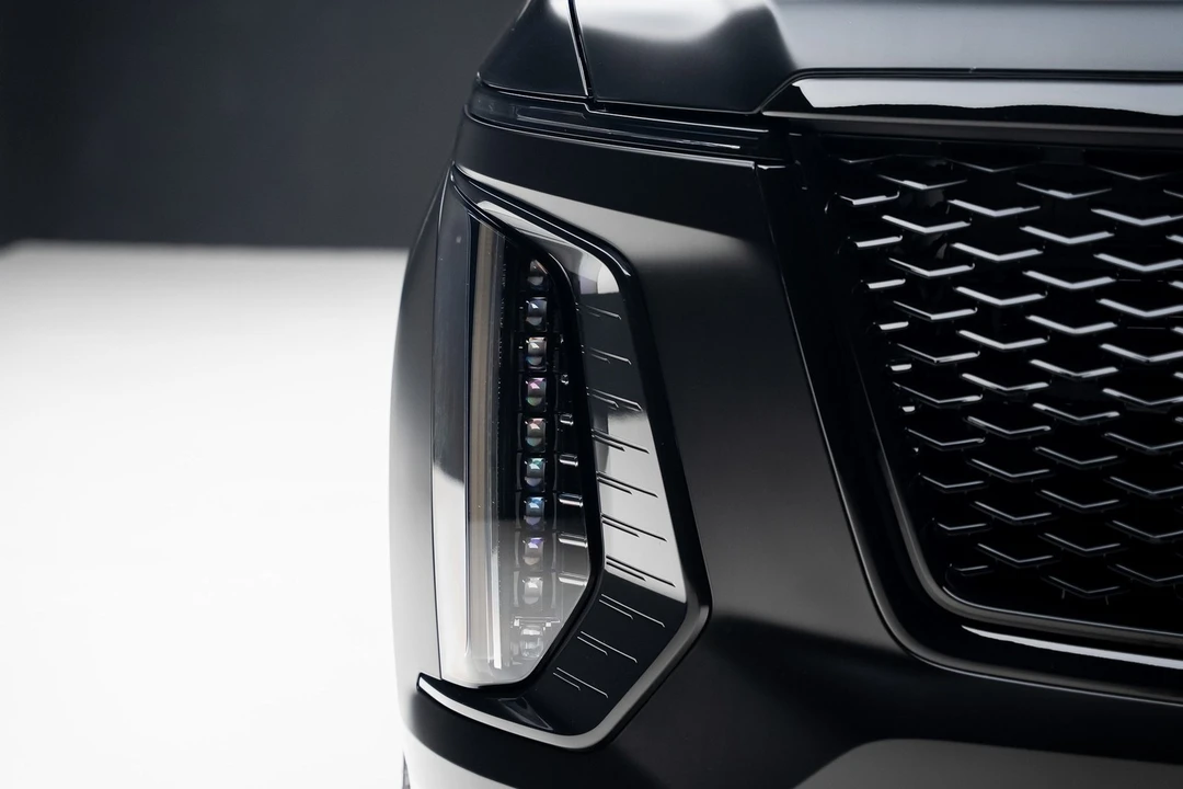 2025 Cadillac Escalade 5th Gen - Image 8 of 12