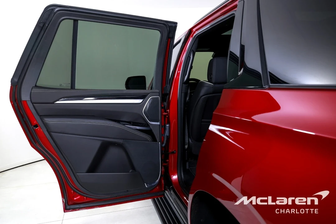 2025 Cadillac Escalade 5th Gen - Image 16 of 21