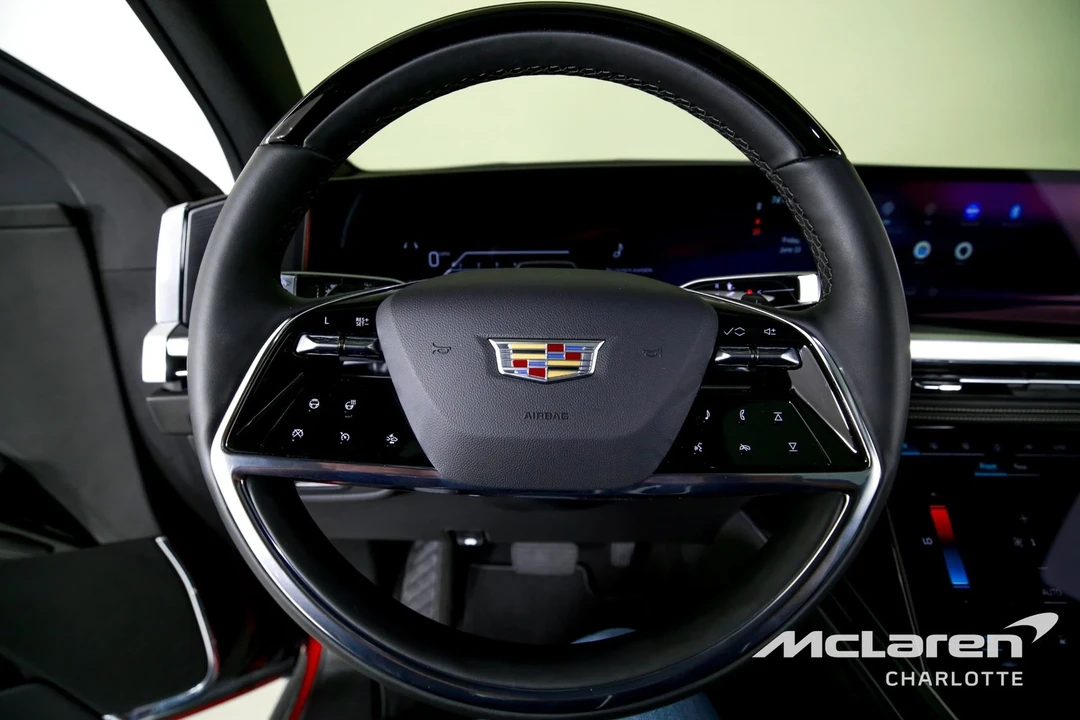 2025 Cadillac Escalade 5th Gen - Image 13 of 21