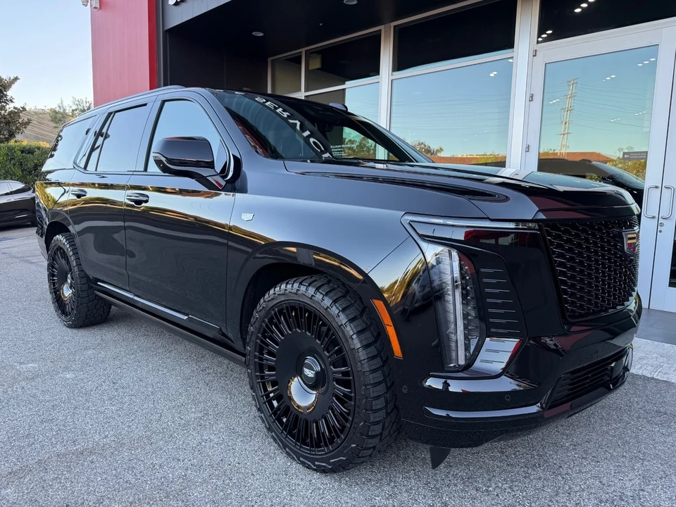 2025 Cadillac Escalade 5th Gen - Image 2 of 21