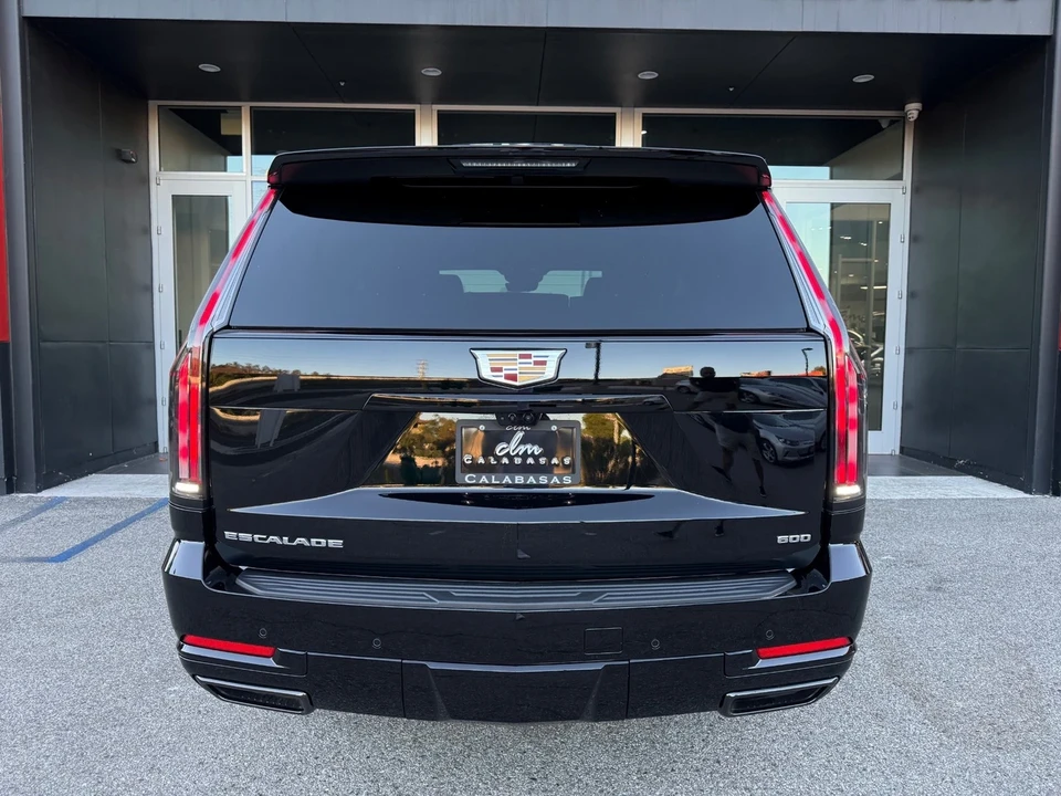 2025 Cadillac Escalade 5th Gen - Image 13 of 21