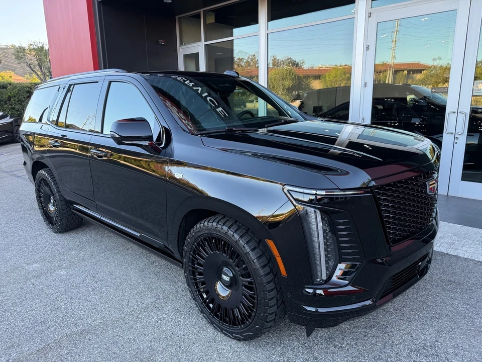 2025 Cadillac Escalade 5th Gen - Image 3 of 21