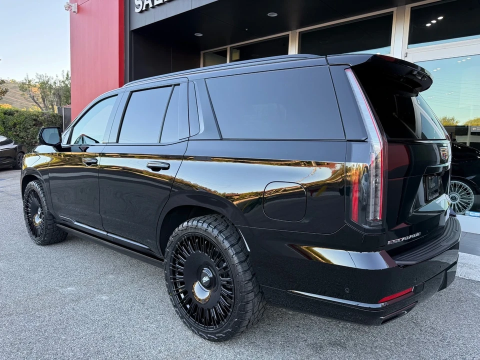 2025 Cadillac Escalade 5th Gen - Image 8 of 21