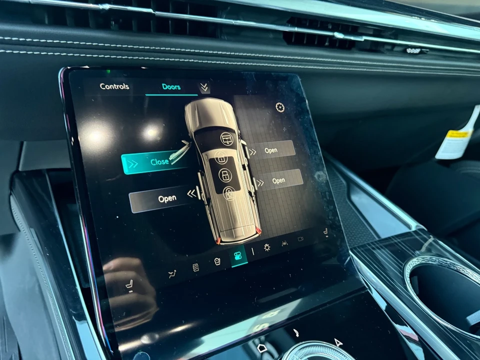 2025 Cadillac Escalade 5th Gen - Image 21 of 21