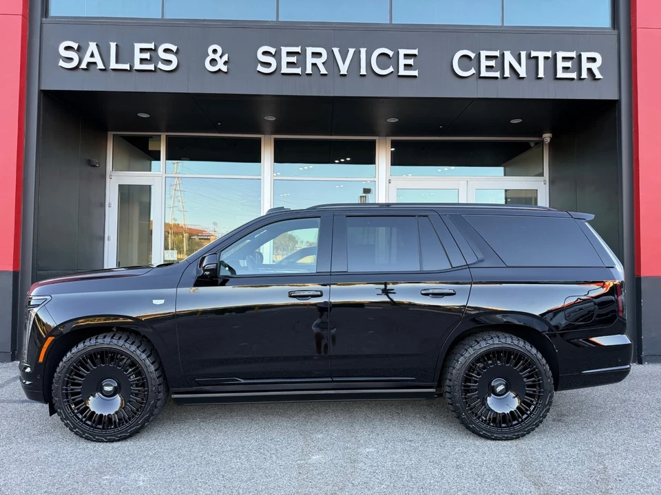 2025 Cadillac Escalade 5th Gen - Image 6 of 21