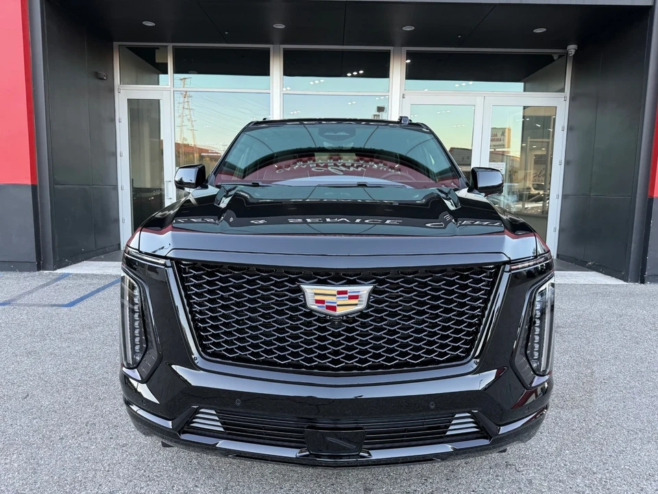 2025 Cadillac Escalade 5th Gen - Image 16 of 21