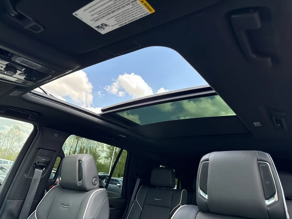 2025 Cadillac Escalade 5th Gen - Image 10 of 21