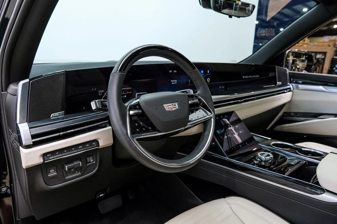 2025 Cadillac Escalade 5th Gen - Image 12 of 12