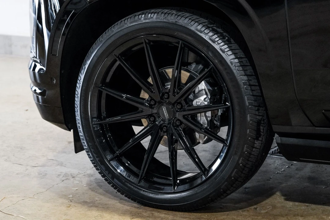 2025 Cadillac Escalade 5th Gen - Image 6 of 12