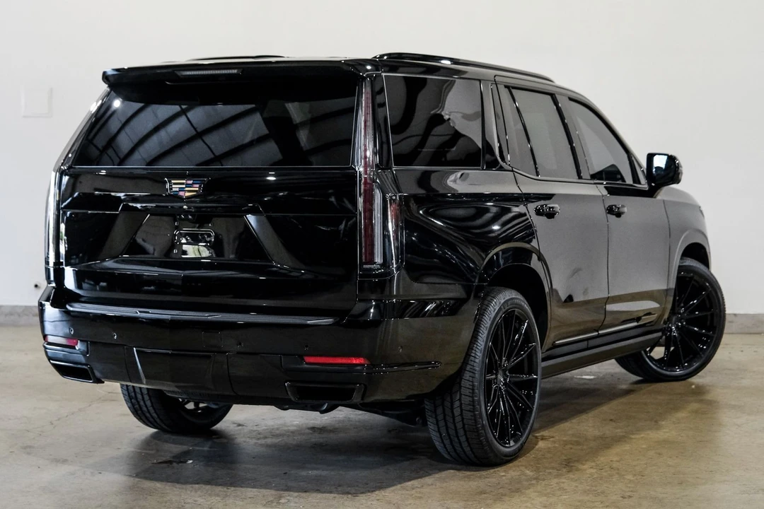 2025 Cadillac Escalade 5th Gen - Image 5 of 12