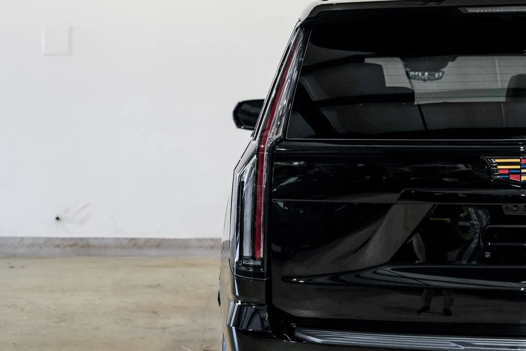 2025 Cadillac Escalade 5th Gen - Image 3 of 12