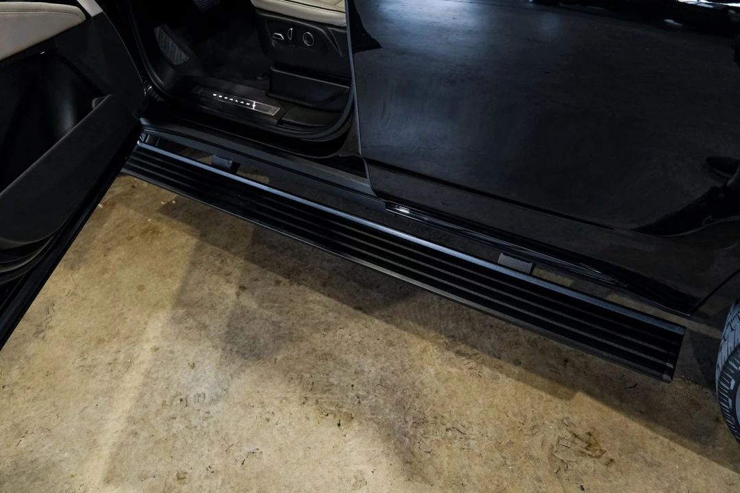 2025 Cadillac Escalade 5th Gen - Image 8 of 12