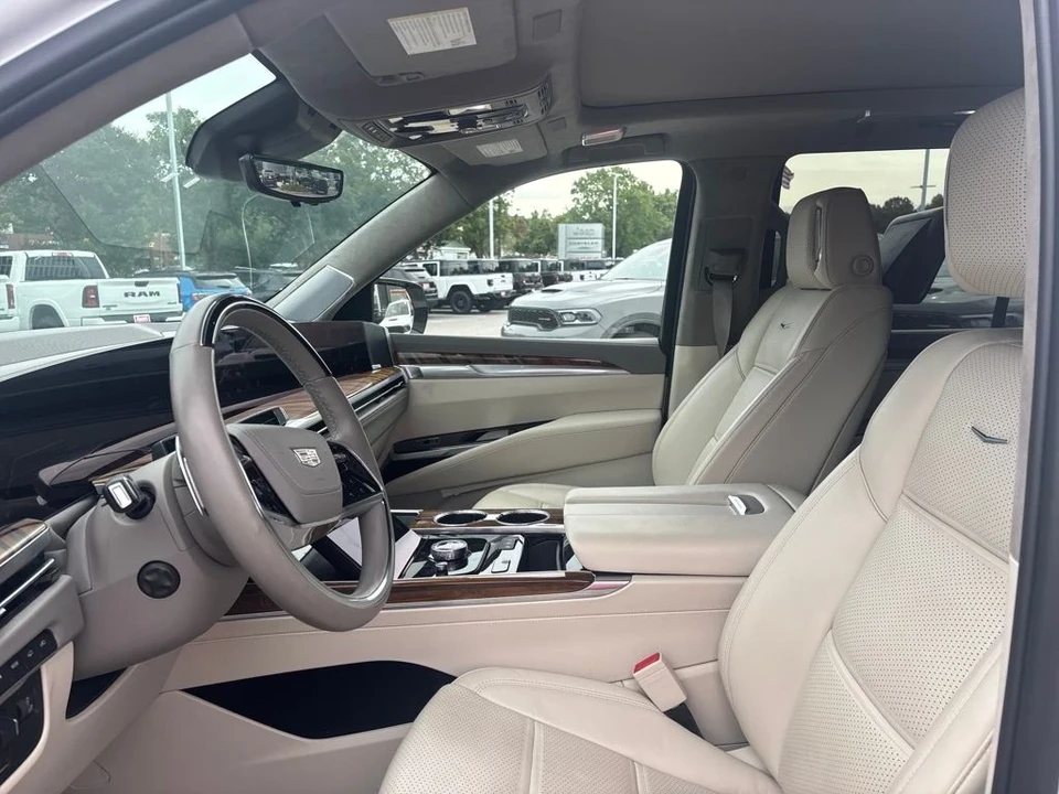 2025 Cadillac Escalade 5th Gen - Image 2 of 12