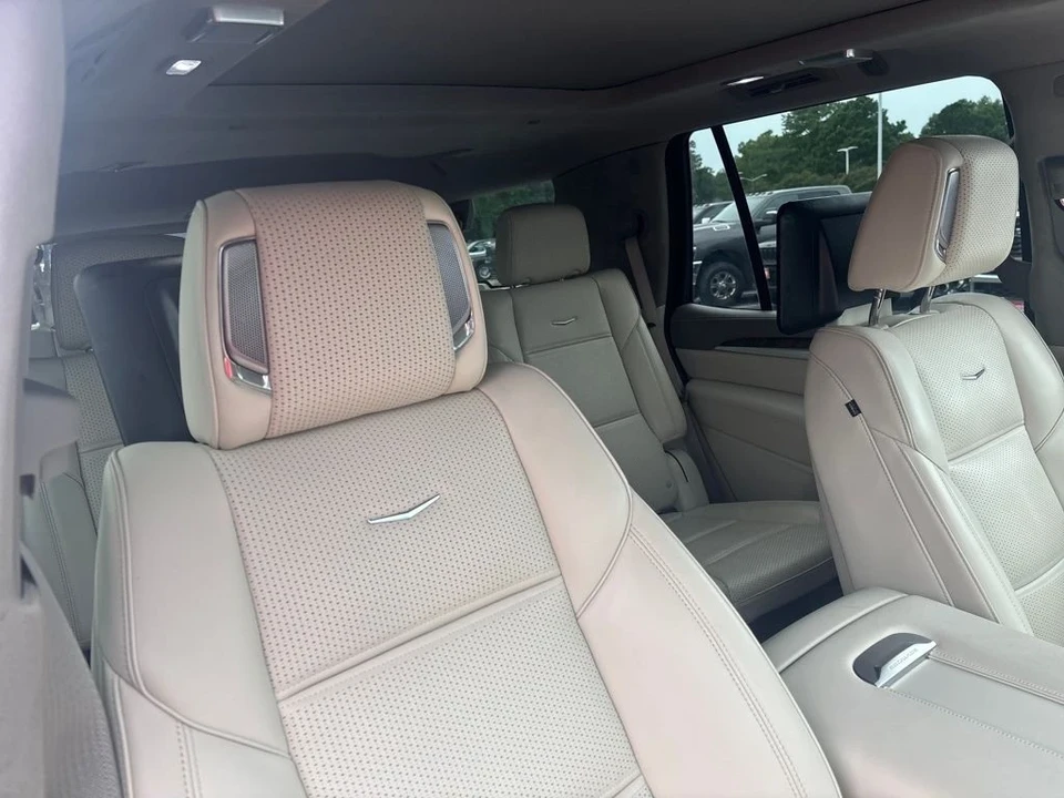 2025 Cadillac Escalade 5th Gen - Image 12 of 12