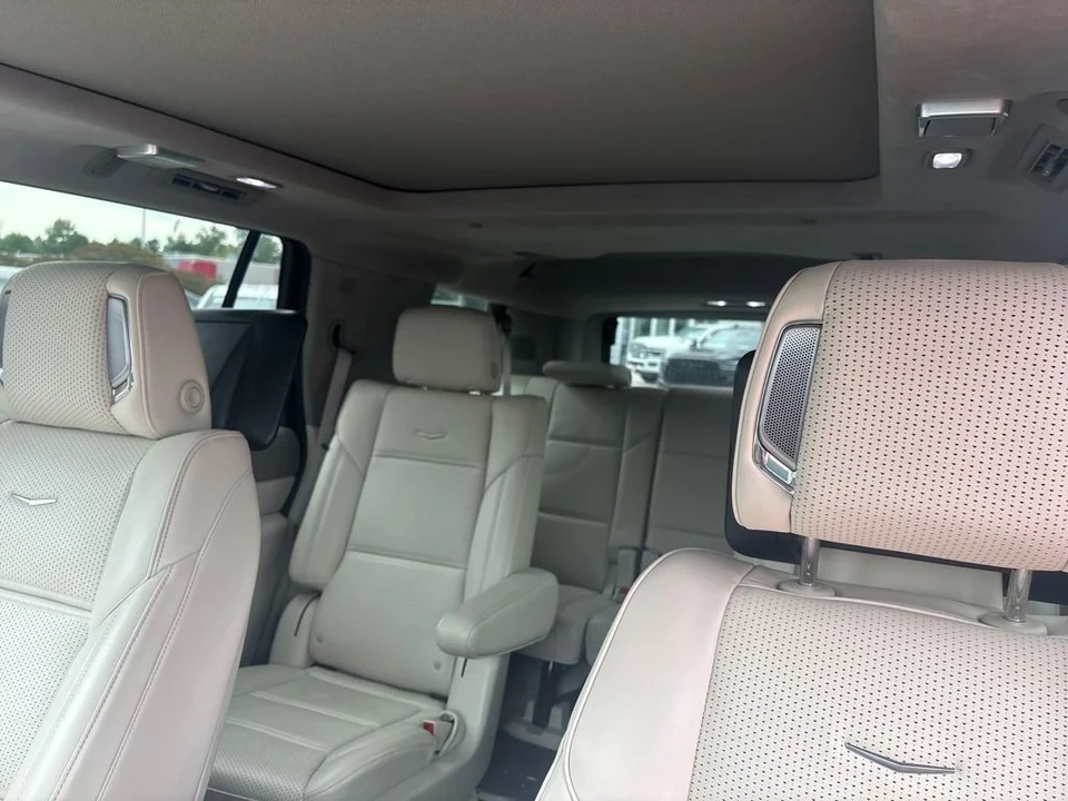 2025 Cadillac Escalade 5th Gen - Image 11 of 12