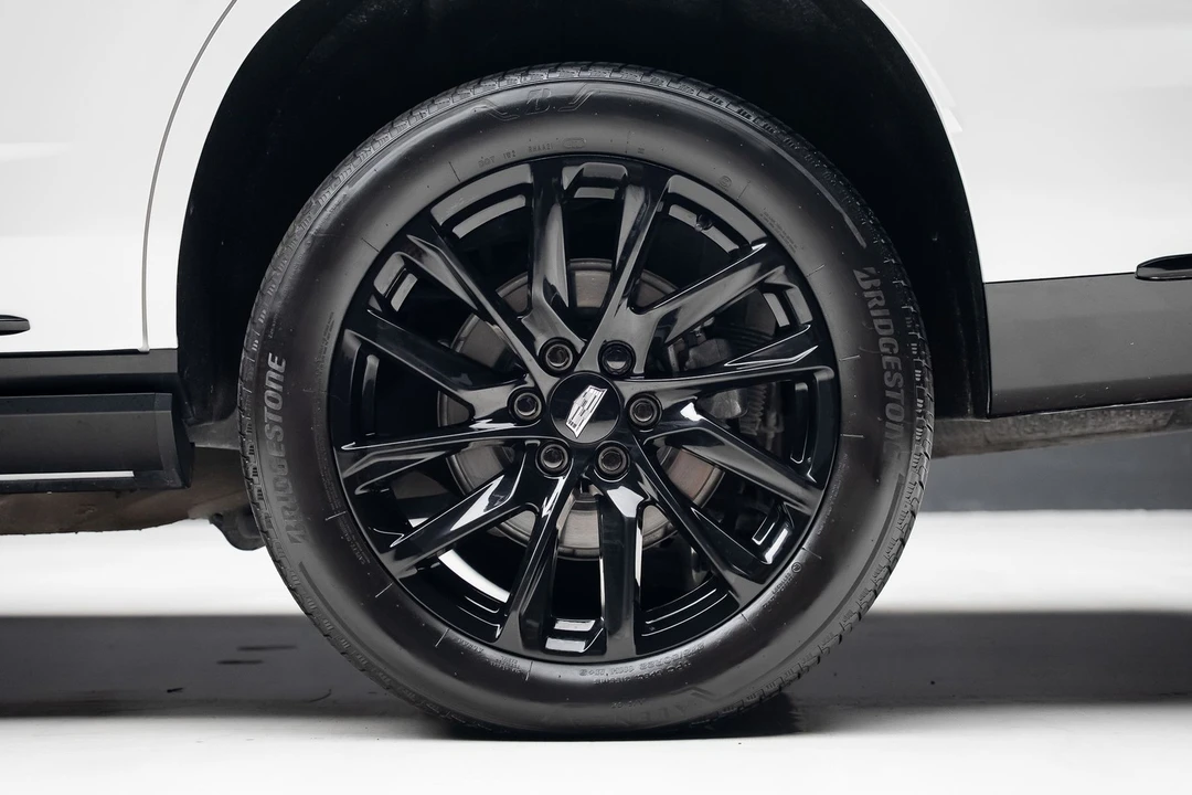 2025 Cadillac Escalade 5th Gen - Image 19 of 21