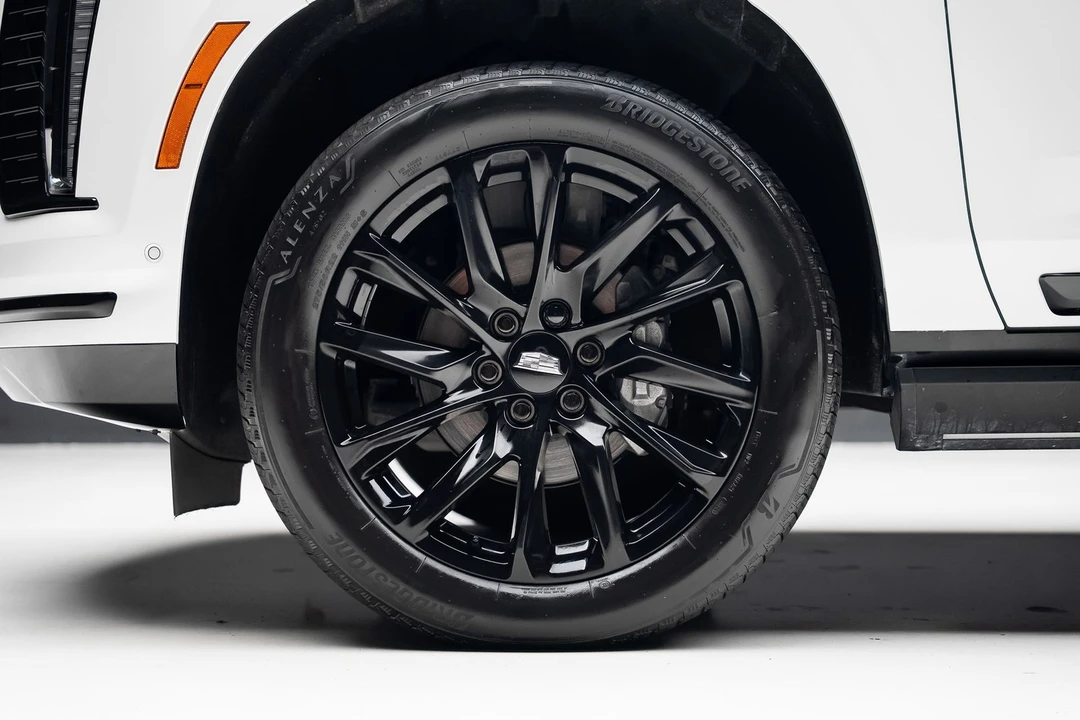 2025 Cadillac Escalade 5th Gen - Image 17 of 21
