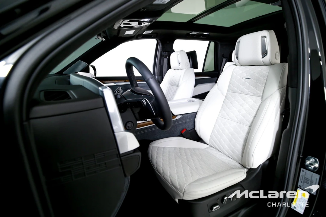 2025 Cadillac Escalade 5th Gen - Image 11 of 12