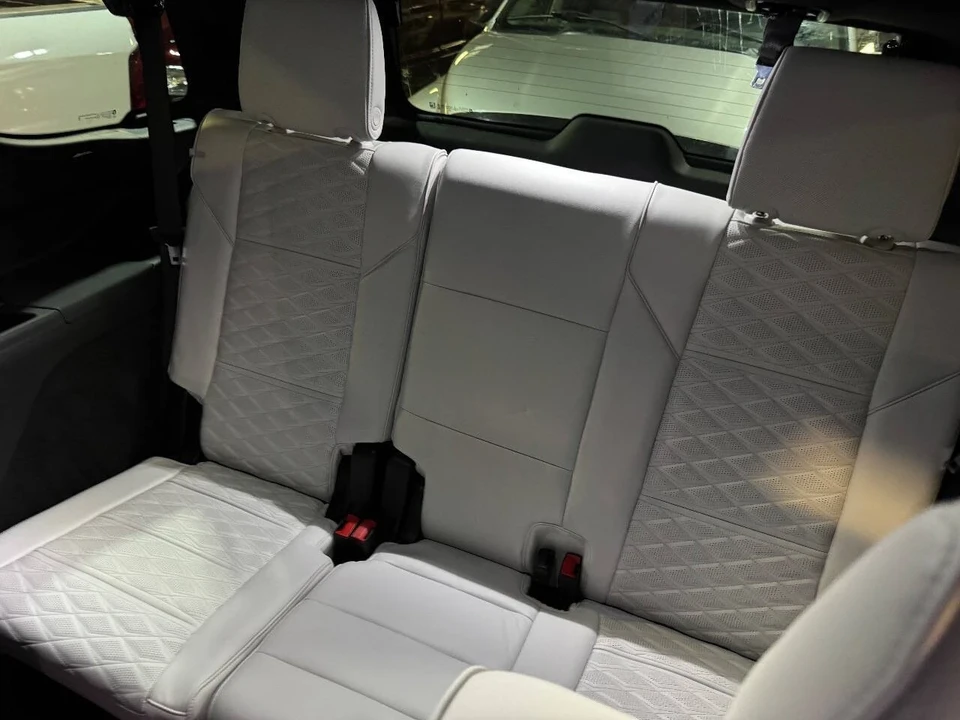 2025 Cadillac Escalade 5th Gen - Image 8 of 12