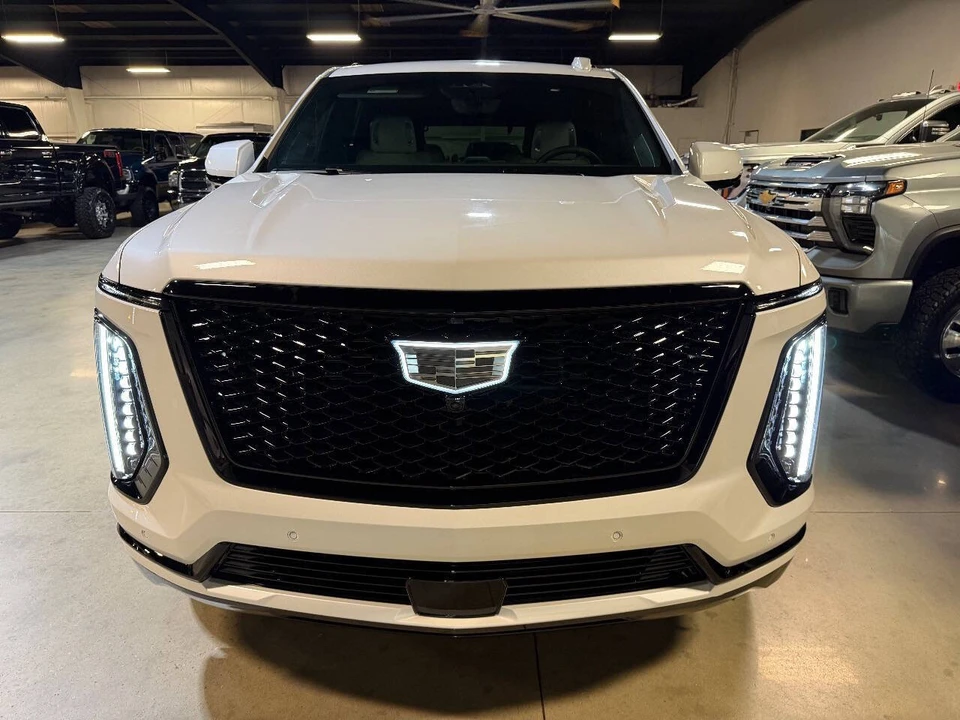 2025 Cadillac Escalade 5th Gen - Image 6 of 12