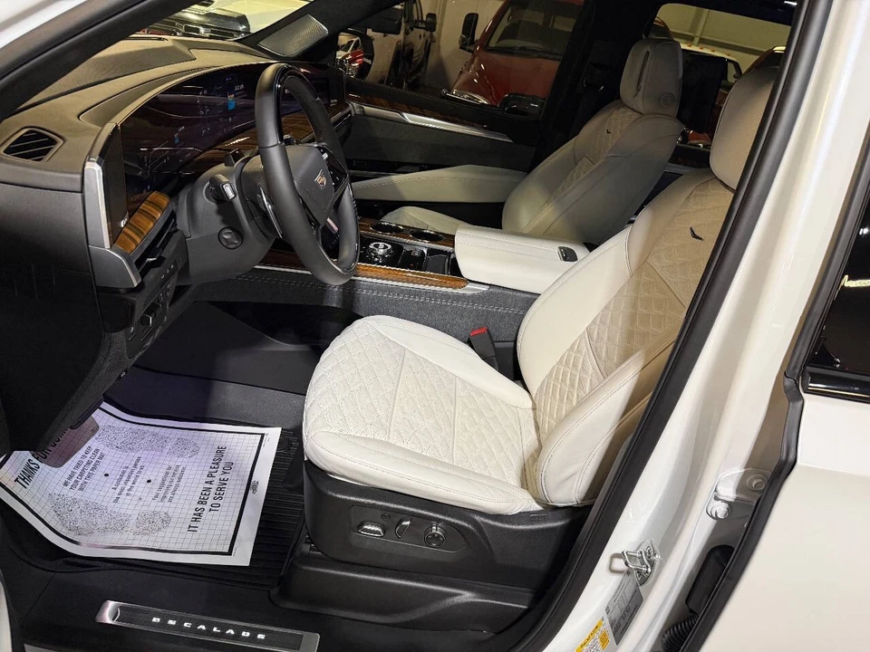 2025 Cadillac Escalade 5th Gen - Image 8 of 12