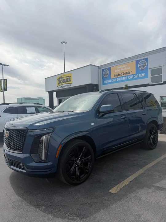 2025 Cadillac Escalade 5th Gen - Image 2 of 7