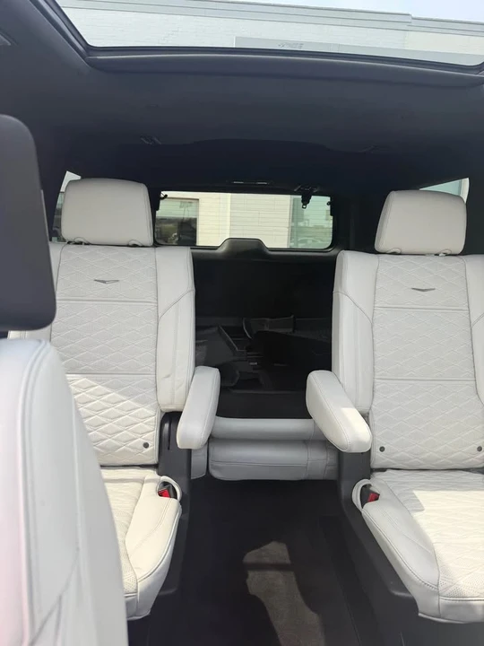 2025 Cadillac Escalade 5th Gen - Image 5 of 7