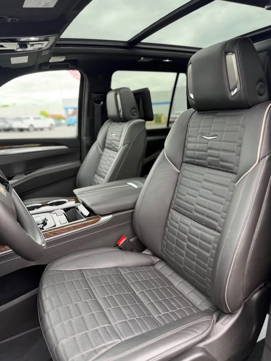 2025 Cadillac Escalade 5th Gen - Image 6 of 10