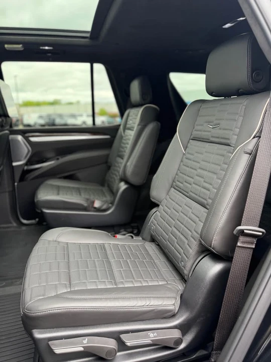 2025 Cadillac Escalade 5th Gen - Image 8 of 10