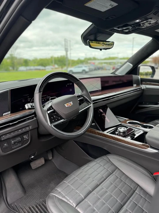 2025 Cadillac Escalade 5th Gen - Image 5 of 10