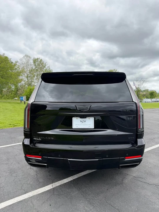 2025 Cadillac Escalade 5th Gen - Image 4 of 10