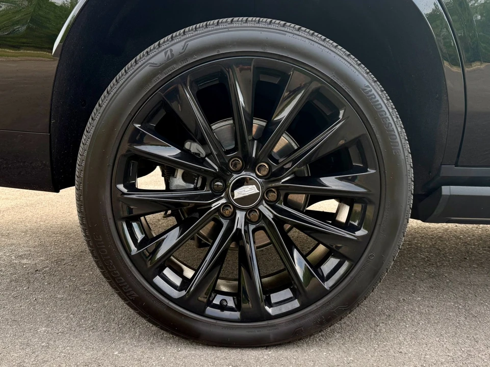 2025 Cadillac Escalade 5th Gen - Image 14 of 21