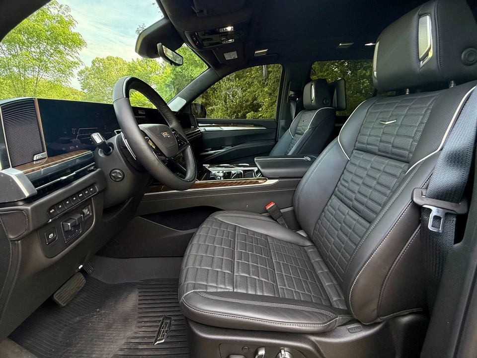 2025 Cadillac Escalade 5th Gen - Image 20 of 21