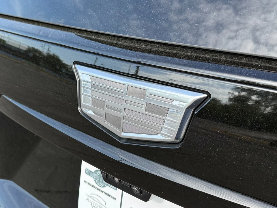 2025 Cadillac Escalade 5th Gen - Image 18 of 21