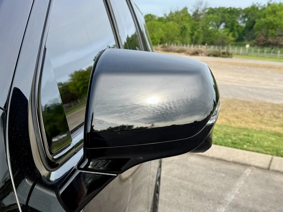 2025 Cadillac Escalade 5th Gen - Image 12 of 21