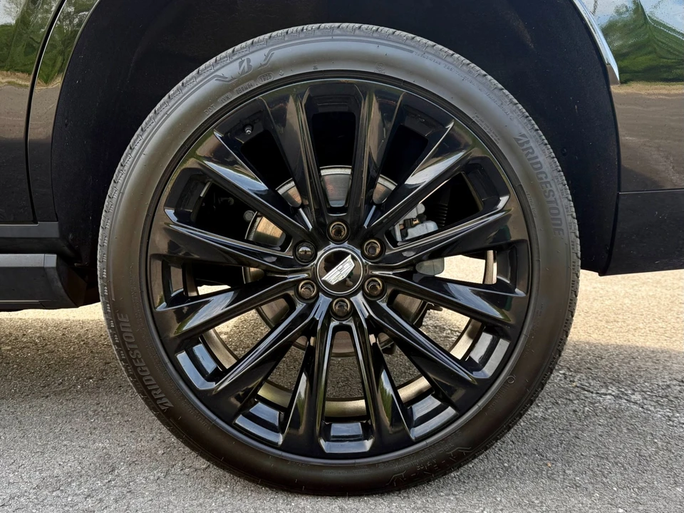 2025 Cadillac Escalade 5th Gen - Image 16 of 21