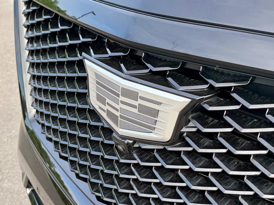 2025 Cadillac Escalade 5th Gen - Image 10 of 21
