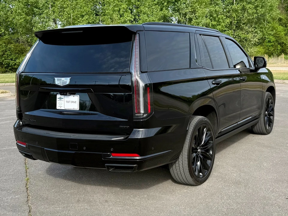 2025 Cadillac Escalade 5th Gen - Image 3 of 21