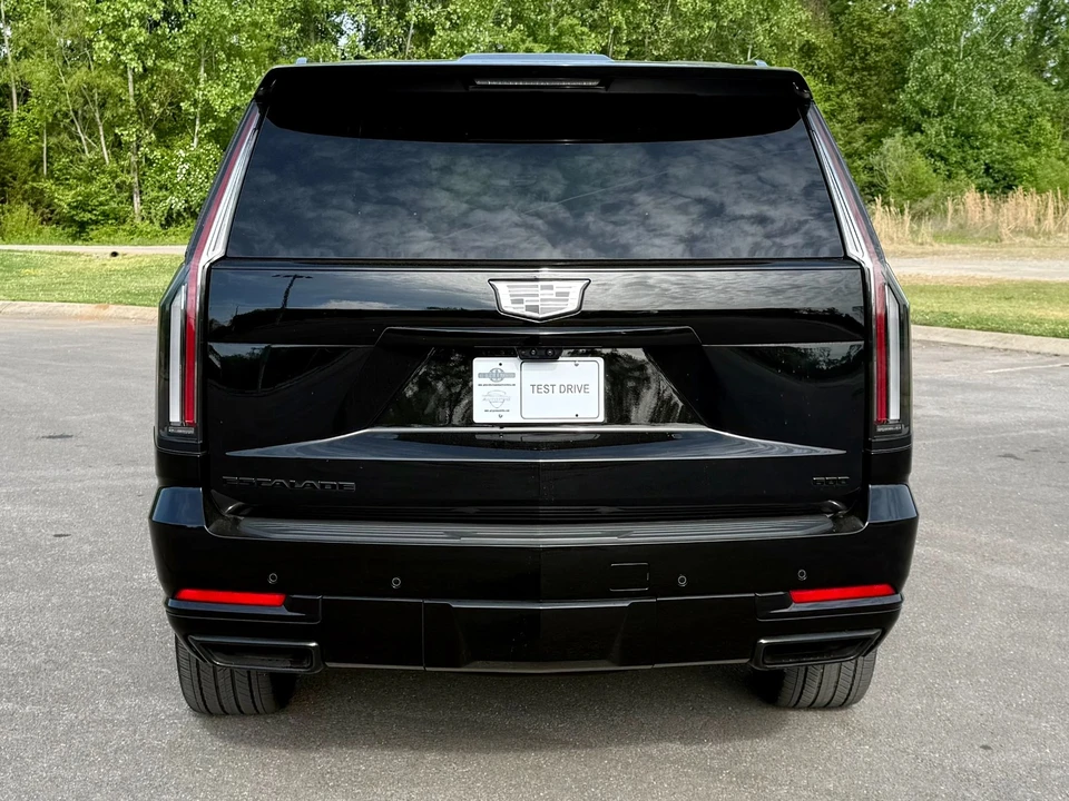 2025 Cadillac Escalade 5th Gen - Image 5 of 21