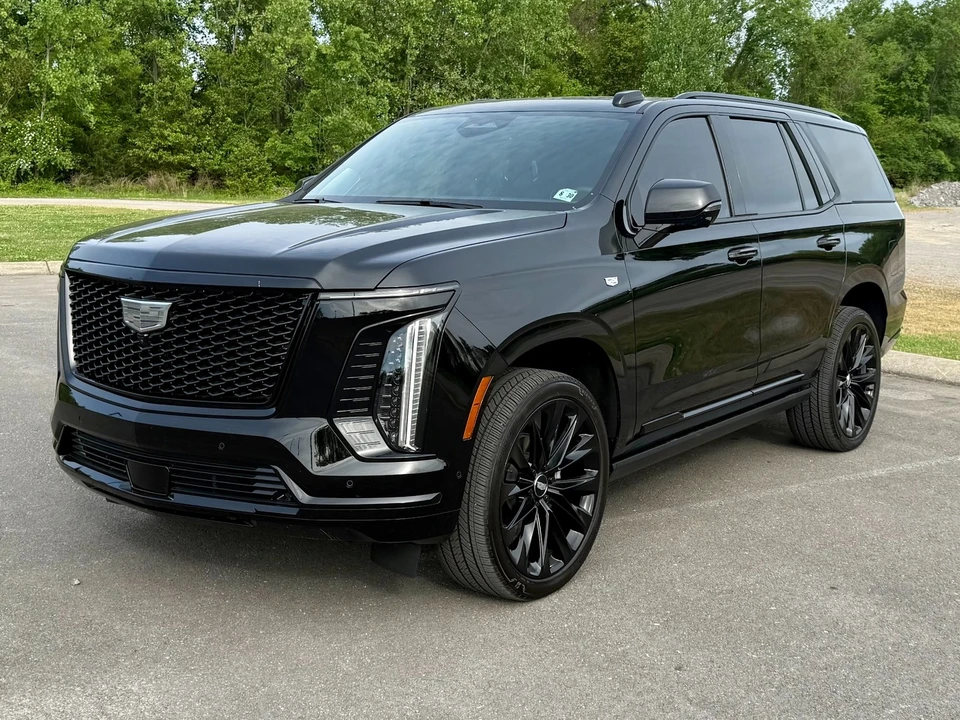 2025 Cadillac Escalade 5th Gen - Image 2 of 21