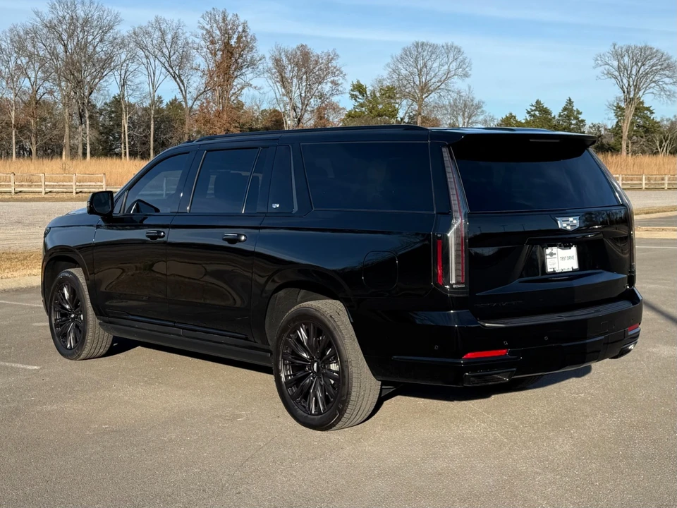 2025 Cadillac Escalade 5th Gen - Image 4 of 12