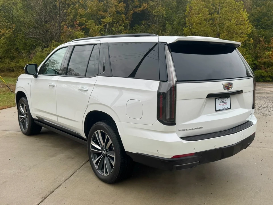 2025 Cadillac Escalade 5th Gen - Image 4 of 12