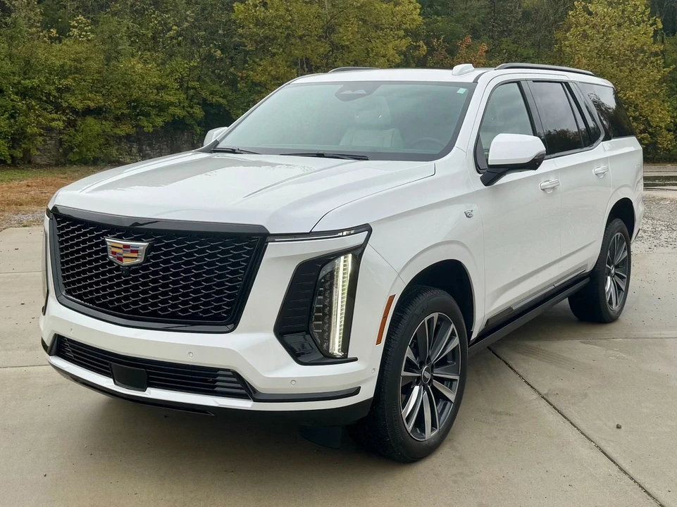 2025 Cadillac Escalade 5th Gen - Image 2 of 12